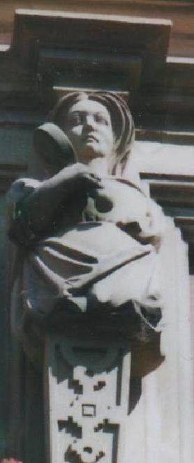 Figur Hoffart mit dem Spiegel, II. Stock, Platz 5
