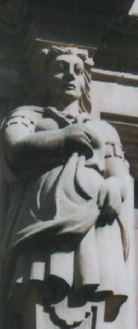 Figur Klugheit mit zwei Schlangen, I. Stock, Platz 6