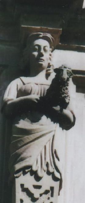 Figur Sanftmut mit dem Lamm, I. Stock, Platz 5